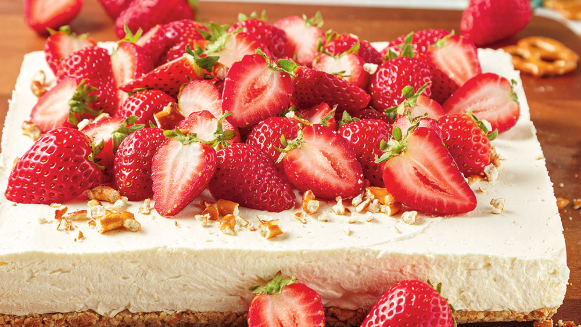 Strawberry and Pretzel Squares – The Perfect Sweet and Salty Dessert
