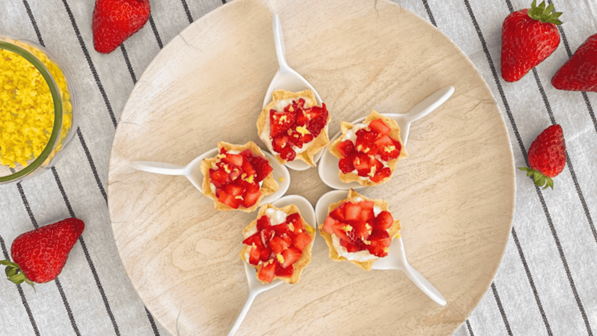 Bouchées croustillantes aux fraises et ricotta d’amandes